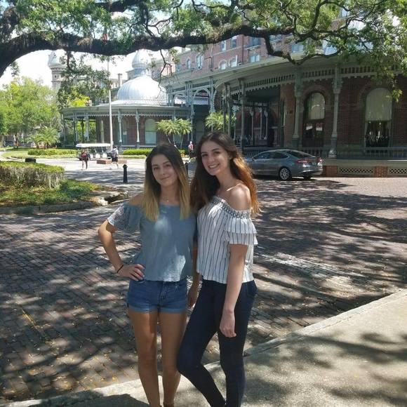 Meet your Posher, Tracey - Picture 1 of 1